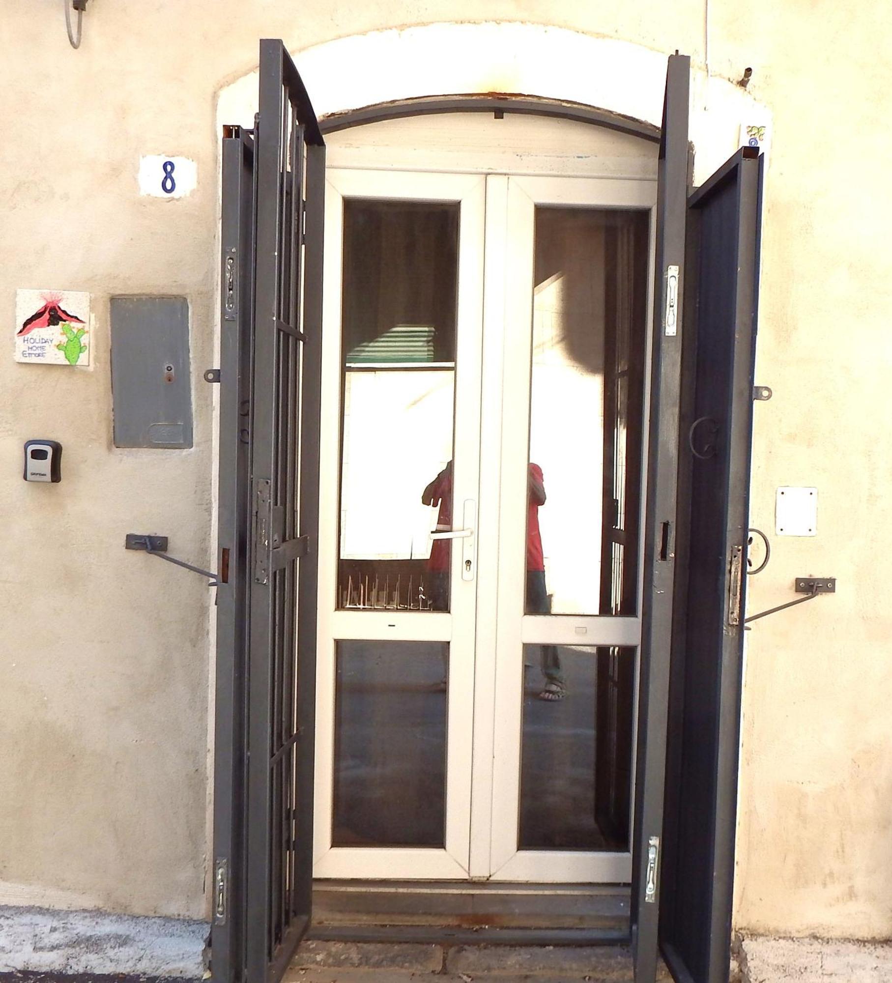 Holiday Home Ettore Aeroporto di Catania Fontana Rossa Esterno foto